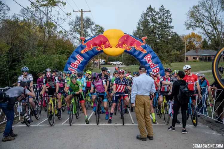 The Men line up for 60 minutes of racing at the Derby City Cup. 2017 Derby City Cup. © D. Perker / Cyclocross Magazine