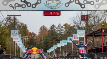 Katie Compton celebrates her win on Saturday. 2017 Derby City Cup. © D. Perker / Cyclocross Magazine