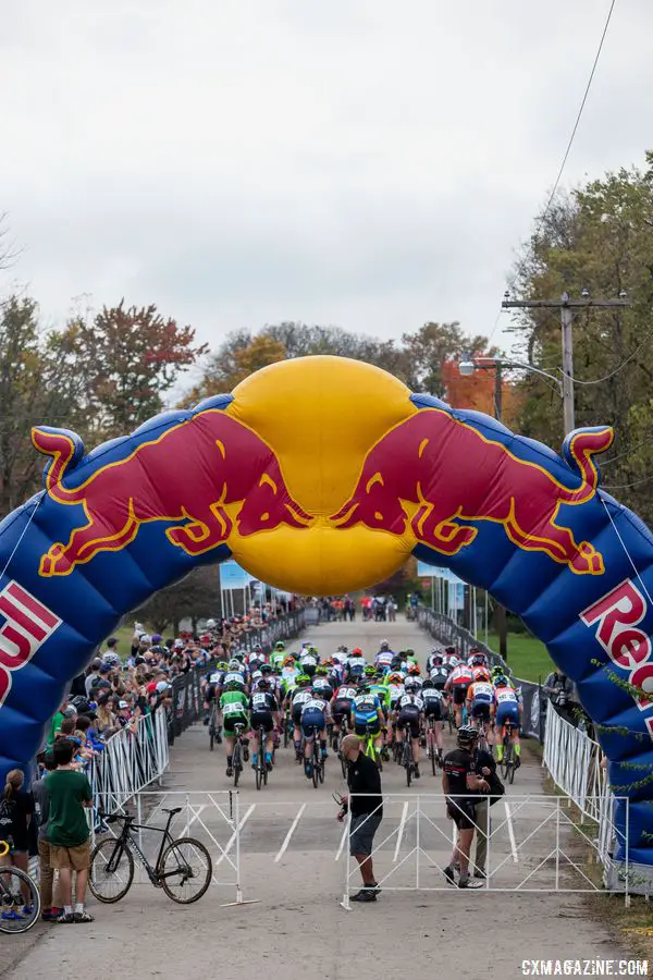The women head out onto the course for the UCI C2 race at Derby City. 2017 Derby City Cup. © D. Perker / Cyclocross Magazine