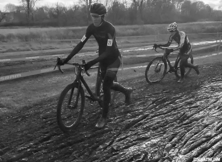 Gilbert strides through the Sunday slop. 2017 Major Taylor Cross Cup Day 2. © Angelina Palermo