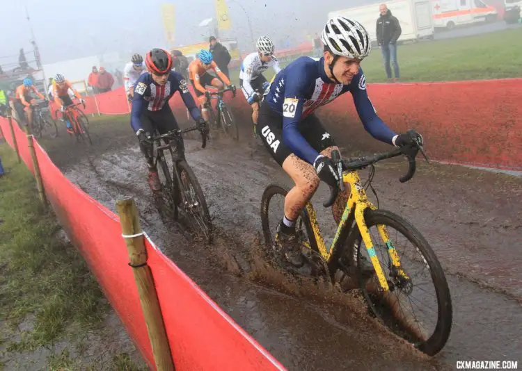 Ben Gomez Villafane and Scott Funston got off to a fast start in the fog. Junior Men, 2017 Zeven UCI Cyclocross World Cup. © B. Hazen / Cyclocross Magazine