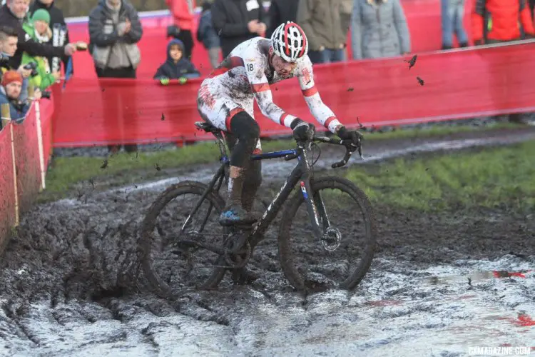 The muddy conditions forced some interesting line choices. Elite Men, 2017 Zeven UCI Cyclocross World Cup. © B. Hazen / Cyclocross Magazine
