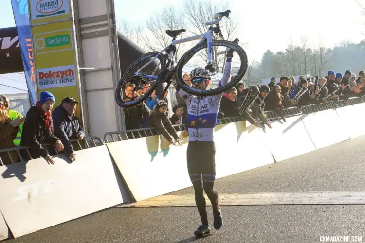 Eli Isterbyt won the U23 race at Zeven. U23 Men, 2017 Zeven UCI Cyclocross World Cup. © B. Hazen / Cyclocross Magazine