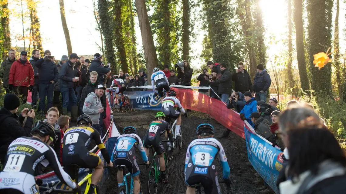 Mathieu van der Poel wasted no time in putting the pressure on the rest at the 2017 Flandriencross. © Cyclephotos