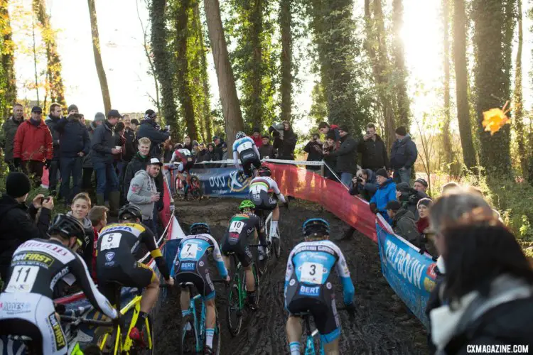 Mathieu van der Poel wasted no time in putting the pressure on the rest at the 2017 Flandriencross. © Cyclephotos