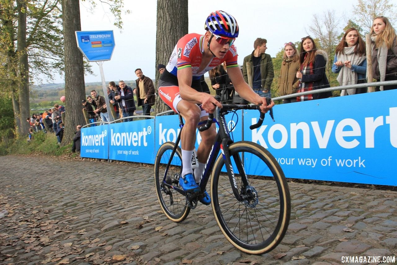 The ways Mathieu van der Poel can win a race are many, and at times, head-turning. 2017 Men's Koppenbergcross. © B. Hazen / Cyclocross Magazine