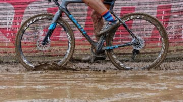 Fall means mud and "real cyclocross conditions." 2017 Derby City Cup. © D. Perker / Cyclocross Magazine