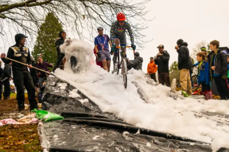 MFG Woodland Park Foam Party. © Wandering Lens