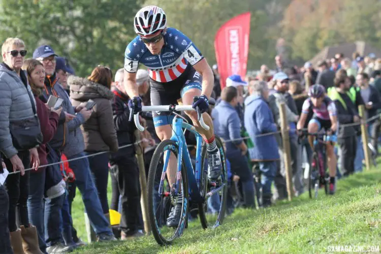 Katie Compton digs to escape Helen Wyman. 2017 Women's Koppenbergcross. © B. Hazen / Cyclocross Magazine