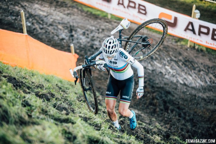 Sanne Cant heads up the steep run up en route to her win in the Women's race. 2017 Bogense UCI Cyclocross World Cup. © J. Curtes / Cyclocross