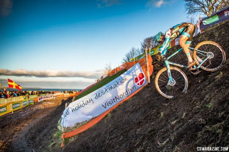 Michael Vanthourenhout gets back on a steep descent. 2017 Bogense UCI Cyclocross World Cup. © J. Curtes / Cyclocross Magazine