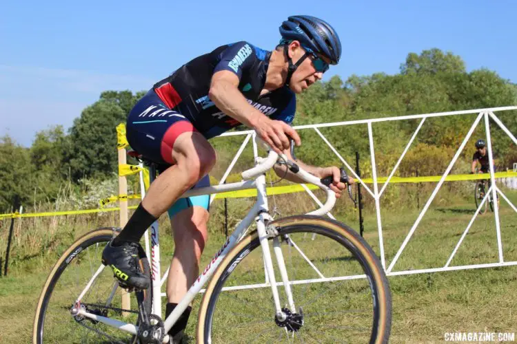 Jeff Curtes tries to race whenever he can, even when working. © Z. Schuster / Cyclocross Magazine
