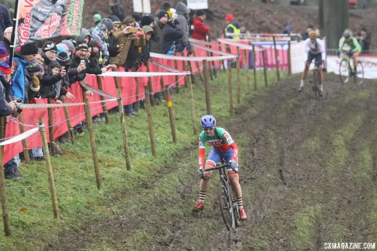 Eva Lechner had a lead early in the race after her fast start up the hill. 2017 World Cup Namur. © B. Hazen / Cyclocross Magazine