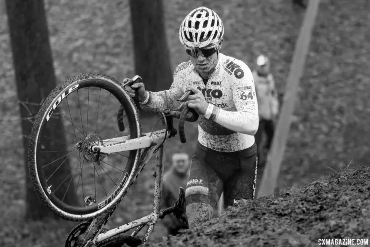 Loris Rouiller navigates one of the several sections where riders had to dismount. 2017 World Cup Namur. © B. Hazen / Cyclocross Magazine