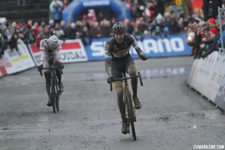 Toon Aerts held off Mathieu van der Poel at the end. 2017 World Cup Namur. © B. Hazen / Cyclocross Magazine