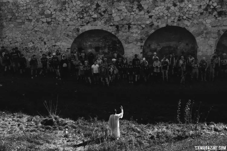 Riders received a special blessing before scrambling up the Le Mans-style start. 2017 SSCXWCITA, Verona, Italy. © F. Bartoli Avveduti / Cyclocross Magazine