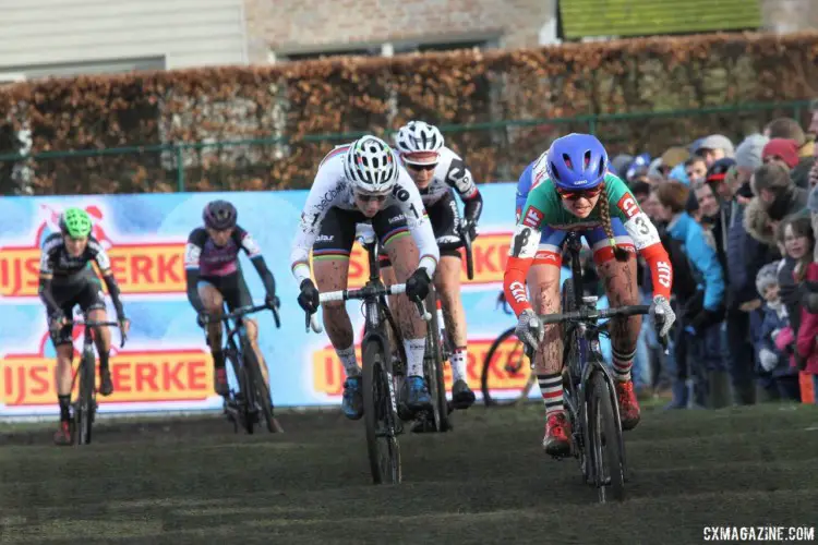 Sanne Cant rolled to victory at Azencross on Thursday. 2017 Azencross Loenhout. © B. Hazen / Cyclocross Magazine