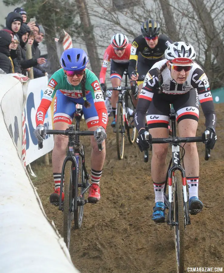 Lucinda Brand was an early aggressor at Zolder. 2017 World Cup Zolder. © B. Hazen / Cyclocross Magazine