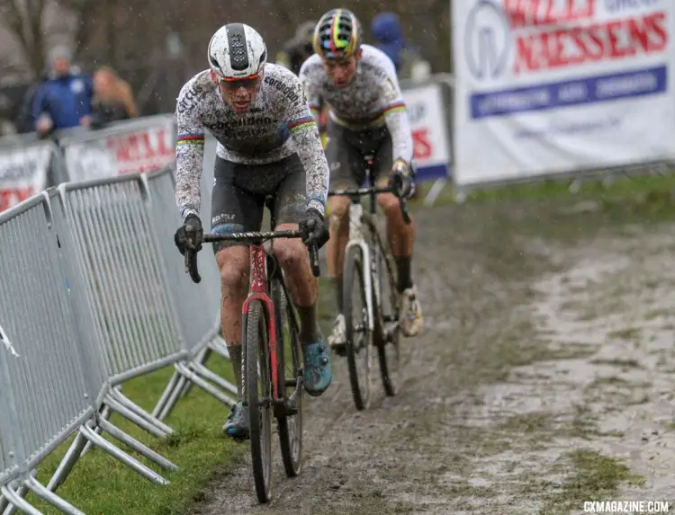 New bike, new helmet, new jersey, same rival. Mathieu van der Poel battles Wout van Aert at the 2018 GP Sven Nys Baal - Elite Men. © B. Hazen / Cyclocross Magazine