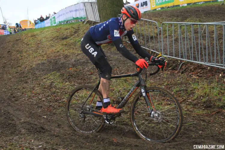 Calder Wood looks for his rut on a descent. 2018 Hoogerheide World Cup, Junior Men. © B. Hazen / Cyclocross Magazine