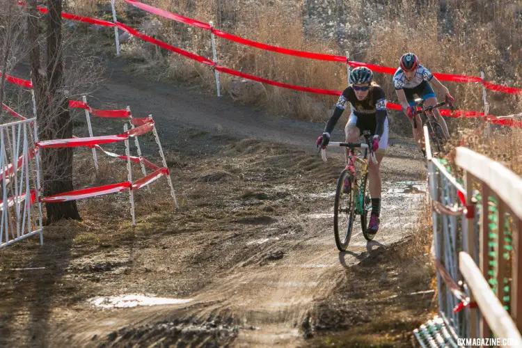 Sammi Runnels and Hannah Arensman battled for half the race. Collegiate Varsity Women. 2018 Cyclocross National Championships. © A. Yee / Cyclocross Magazine