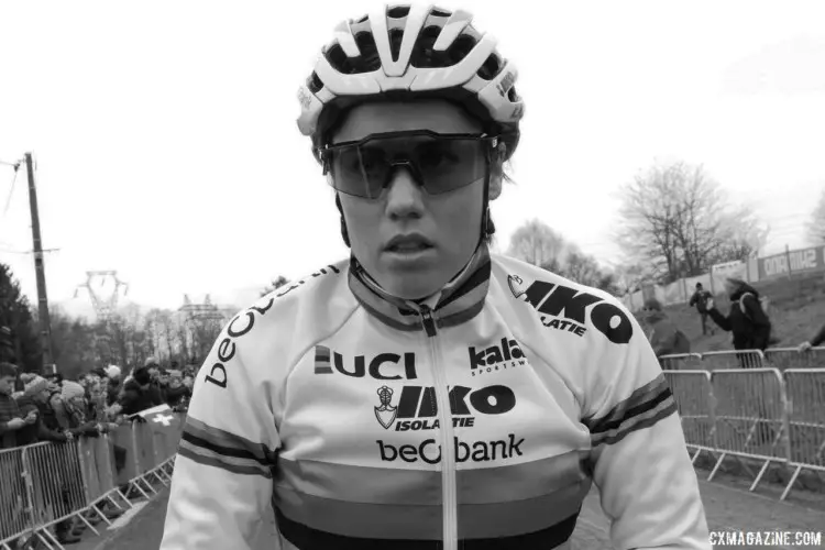 Sanne Cant waits for the start of the race. 2018 Telenet UCI World Cup Nommay. © B. Hazen / Cyclocross Magazine