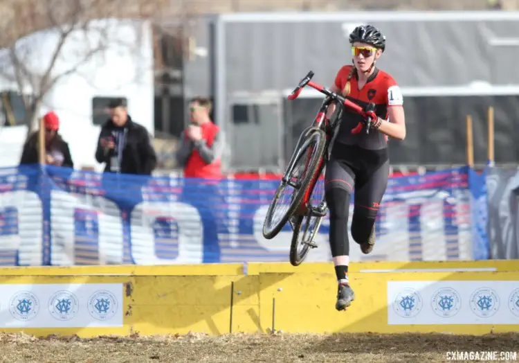 Petra Schmidtmann runs towards her fan club. 2018 Cyclocross National Championships. © D. Mable/ Cyclocross Magazine