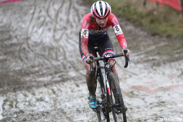 Marianne Vos stays focused amidst all the mud. 2018 GP Sven Nys Baal. © B. Hazen / Cyclocross Magazine