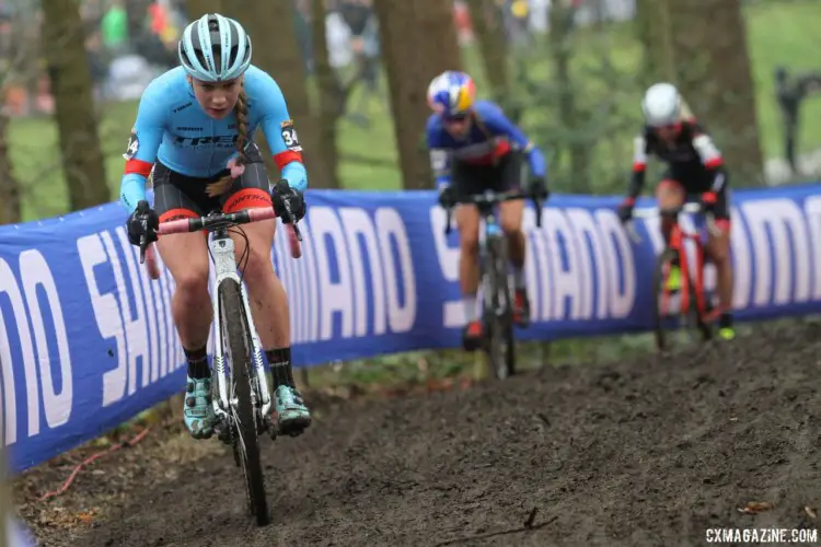 Evie Richards led Pauline Ferrand-Prevot and Jolanda Neff before the latter two were felled by a crash. 2018 Hoogerheide World Cup. © B. Hazen / Cyclocross Magazine