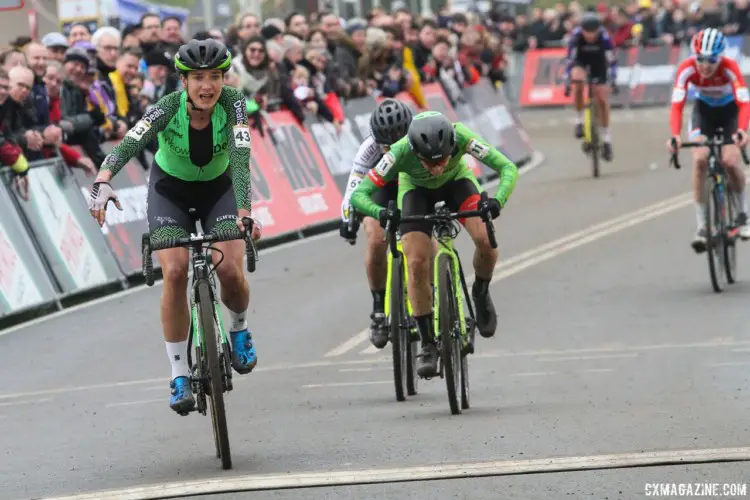 Marianne Vos outsprinted Kaitie Keough for fourth. 2018 Hoogerheide World Cup. © B. Hazen / Cyclocross Magazine