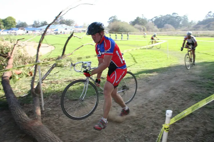 Don Myrah emerges after a decade of retirement to race his Alan-built glued and screwed Guerciotti cyclocross bike. © A. Yee / Cyclocross Magazine