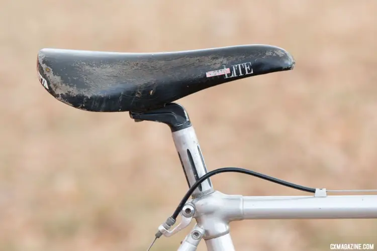 Some of the few period-correct parts are the fluted seat post and well worn Vetta Lite saddle. Pete Dahlstrand’s Masters 80-84 winning 1986 Alan cyclocross bike. 2018 Cyclocross National Championships. © A. Yee / Cyclocross Magazine