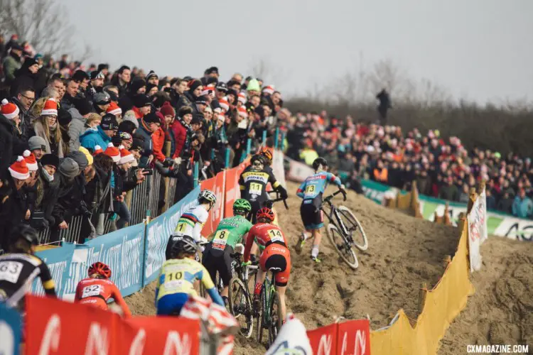 The sand dunes of Koksijde served up its difficult hills and made for plenty of contact by riders trying to find the right line and rut. 2018 - Belgian Cyclocross National Championships © Cyclephotos / Cyclocross Magazine