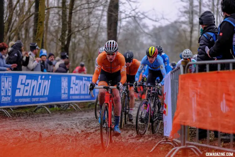 The race featured a large group at the front before a selection was made. Junior Men, 2018 UCI Cyclocross World Championships, Valkenburg-Limburg, The Netherlands. © Gavin Gould / Cyclocross Magazine