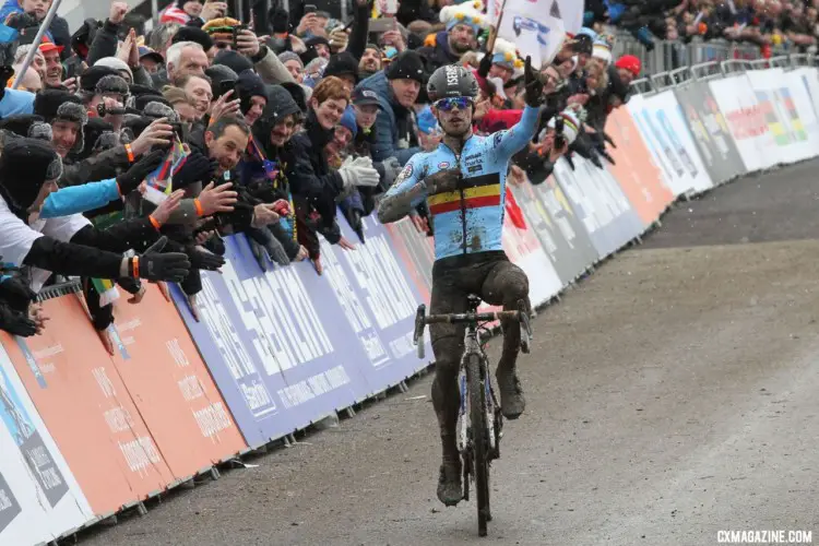 Eli Iserbyt celebrates his second U23 title. U23 Men. 2018 UCI Cyclocross World Championships, Valkenburg-Limburg, The Netherlands. © Bart Hazen / Cyclocross Magazine