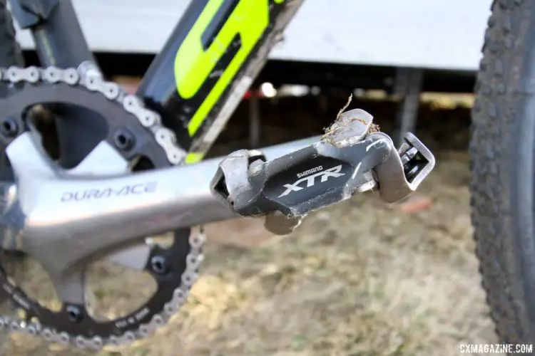 Shimano XTR PD-M9000 are less common with pros than the lower priced XT PD-M8000