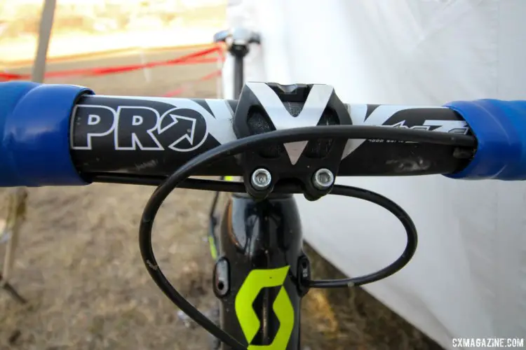 The PRO Vibe 7 handlebar is constructed from 7000 series aluminum and offers internal routing for Di2 cables. Jake Wells' 2018 Nationals-Winning Singlespeed Scott Addict CX. © D. Mable / Cyclocross Magazine