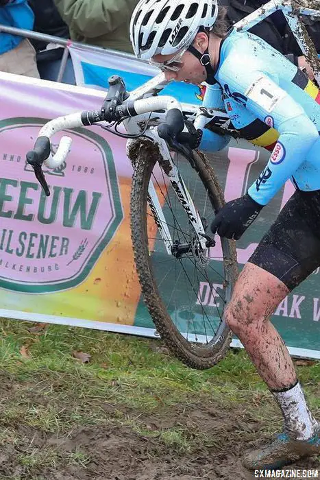 Sanne Cant ran the popular Challenge Limus mud tires instead of FMB tubulars.2018 Cyclocross World Championships, Sanne Cant's Stevens Super Prestige. © B. Hazen / Cyclocross Magazine