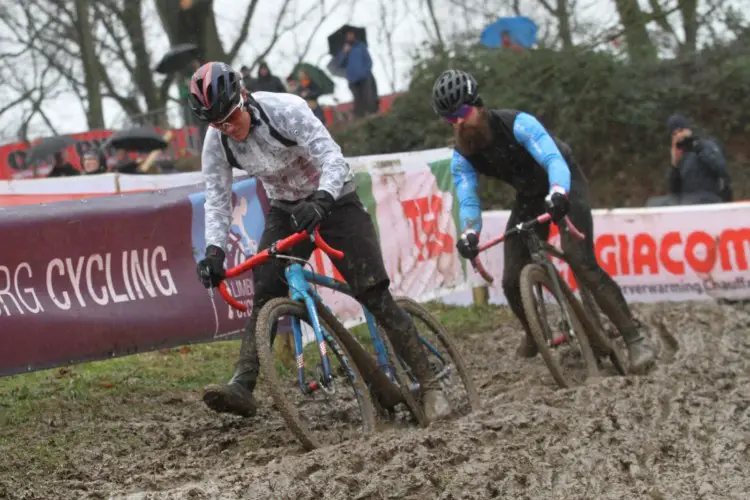 Katie Compton had her baggies on during her Worlds pre-ride. © B. Hazen / Cyclocross Magazine