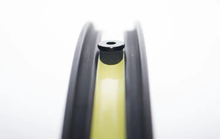 Derby designed the hookless rims for use with tubeless tires. Derby CX 23i carbon tubeless wheels. © Cyclocross Magazine