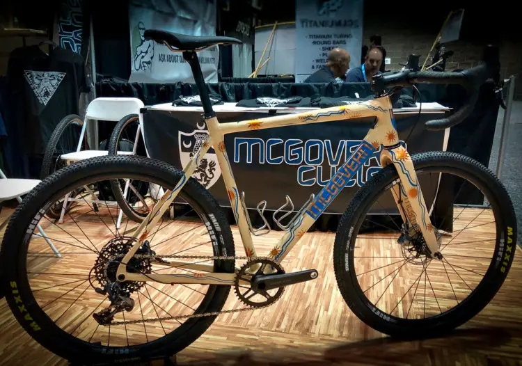 McGovern Cycles displayed this "splice" bike that fits both 27.5x2.1" and 700x45c tires. 2018 North American Handmade Bike Show. © Mike Taylor / Cyclocross Magazine