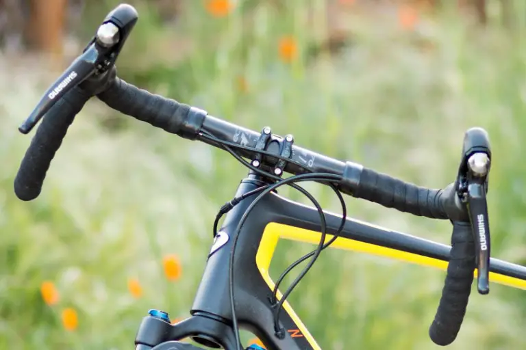 The EC70 AX bar and Fox StepCast AX fork team up for a dropbar