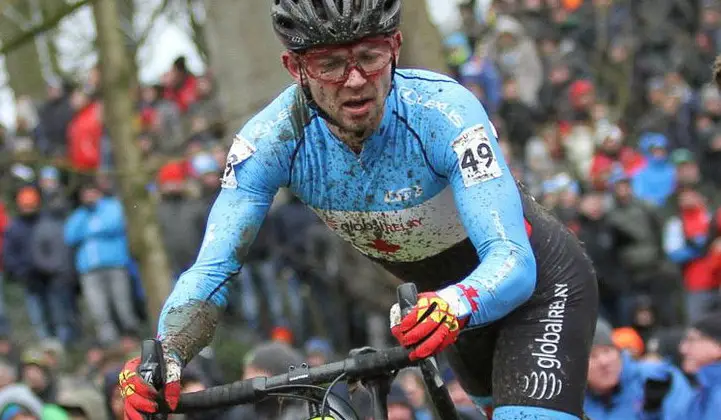 Michael van den Ham gets ready for one of the many sections of running. Elite Men. 2018 UCI Cyclocross World Championships, Valkenburg-Limburg, The Netherlands. © Bart Hazen / Cyclocross Magazine