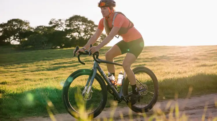 Alison Tetrick is back to defend her Dirty Kanza 200 title in 2018. © Cody Mann (Flintlock Photography)