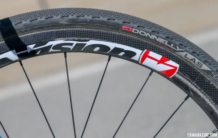 Haidet chose Donnelly's LAS file tread for Sea Otter. Lance Haidet's 2018 Sea Otter Classic cyclocross race-winning Pivot Vault. © J. Silva / Cyclocross Magazine