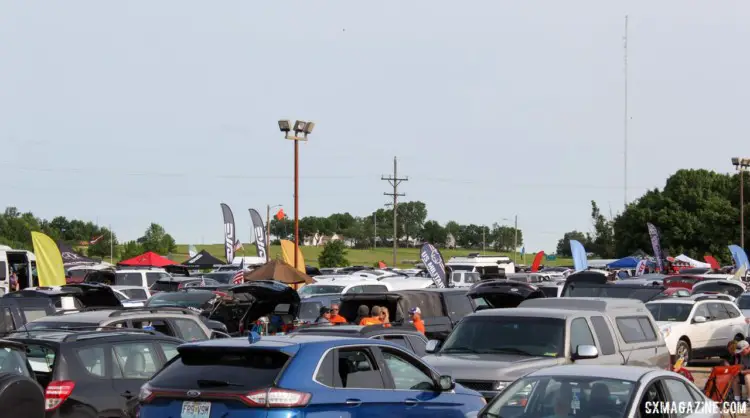 The parking lot at Madison High School, location of Checkpoint 1, looked like it was a fall Friday night. 2018 Dirty Kanza 200. © Z. Schuster / Cyclocross Magazine