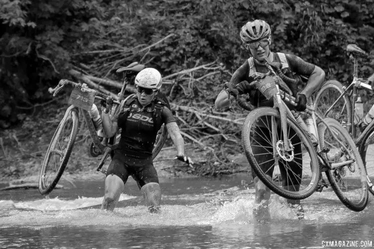 Amanda Nauman narrowly avoided a trip to the drink at the creek crossing. 2018 Dirty Kanza 200. © Z. Schuster / Cyclocross Magazine