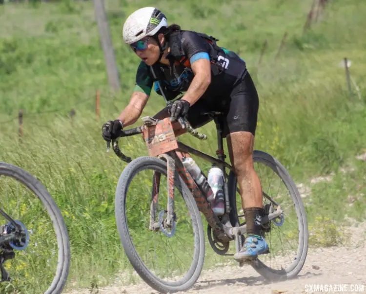 Amanda Nauman paced herself early on to set up for the last 100 miles of the course. 2018 Women's Dirty Kanza 200. © Z. Schuster / Cyclocross Magazine