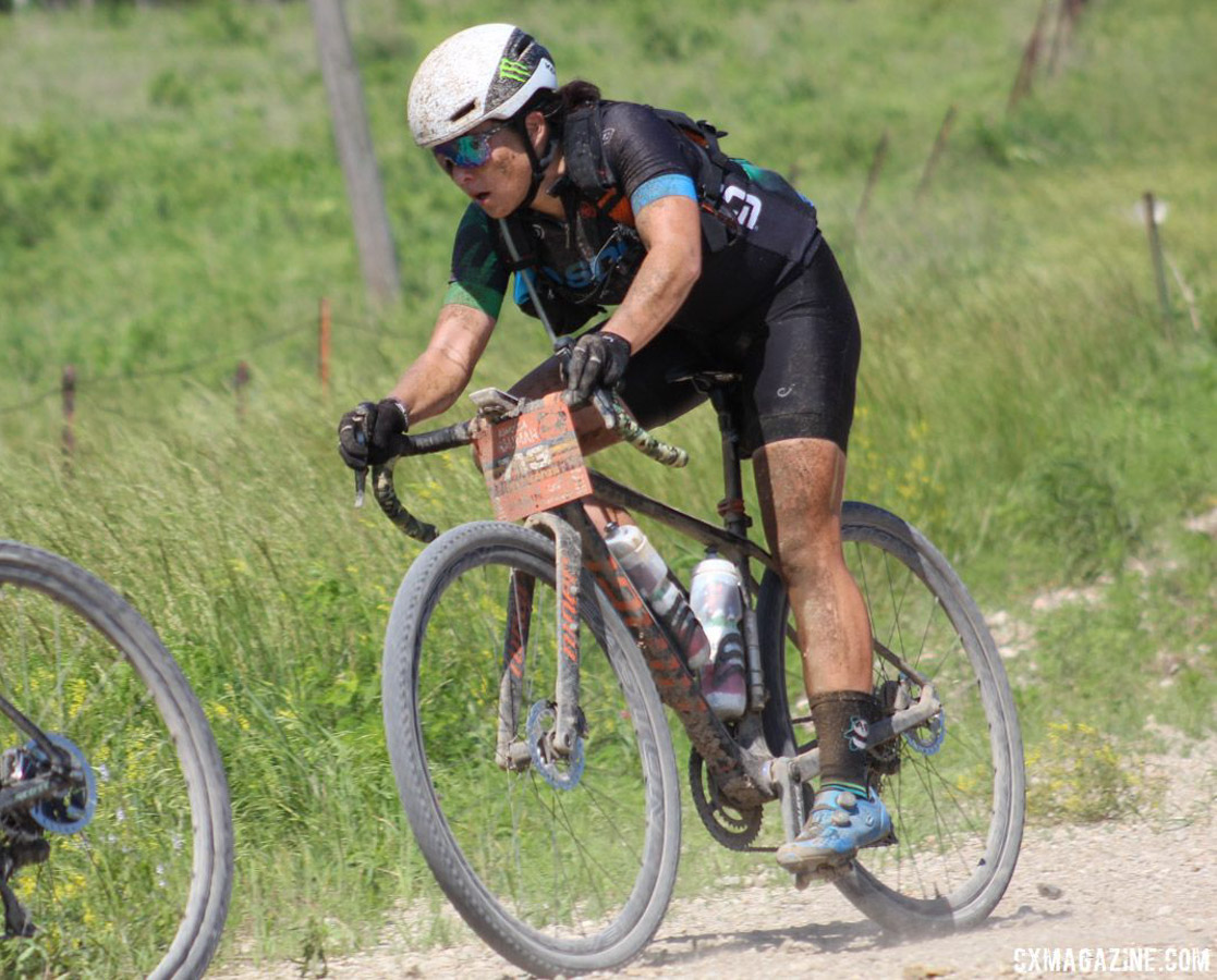 High-volume tires help soak up the hits on the gravel roads of Kansas, so why not use them for cyclocross? 2018 Women's Dirty Kanza 200. © Z. Schuster / Cyclocross Magazine