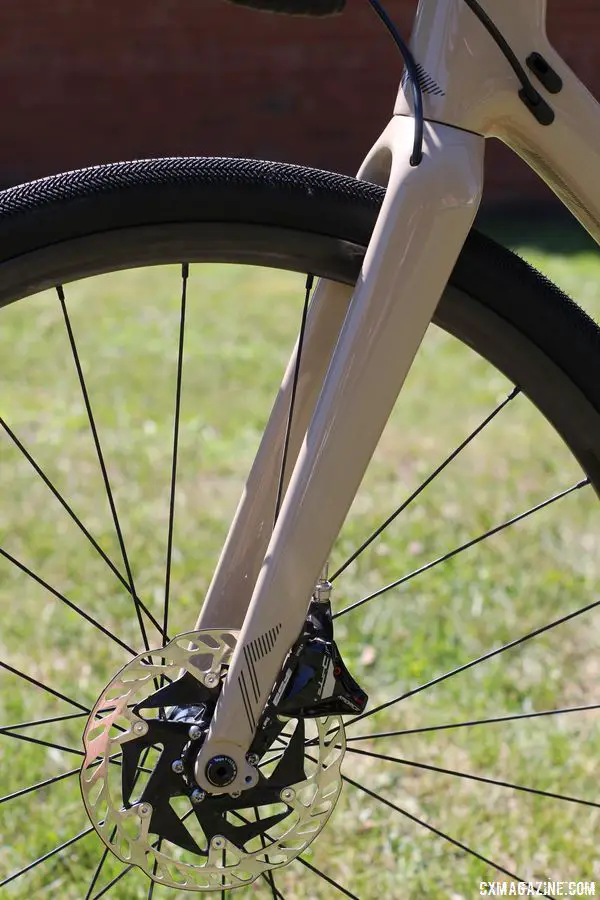 The Donnelly G//C has a full carbon flat mount disc fork with 12mm thru-axles. Jamey Driscoll's 2018 Dirty Kanza 200 Donnelly G//C Gravel Bike. © Z. Schuster / Cyclocross Magazine